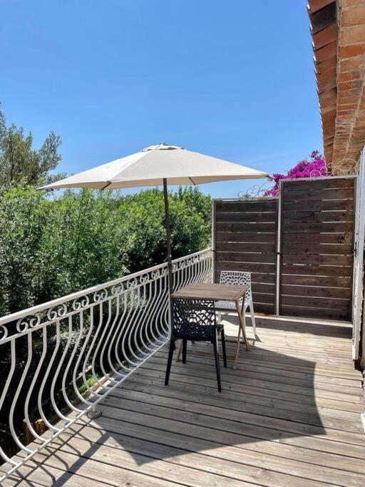 Grand Studio & Terrasse Privee Hyères Exteriör bild